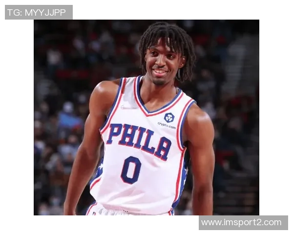 西蒙斯高效得分助力球队胜利豪泽状态低迷表现不佳