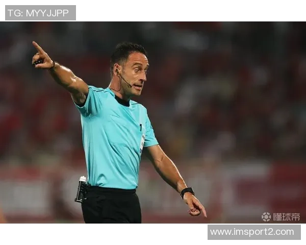 哈曼批评裁判缺乏VAR执法能力质疑迪亚斯越位判罚影响比赛公正性