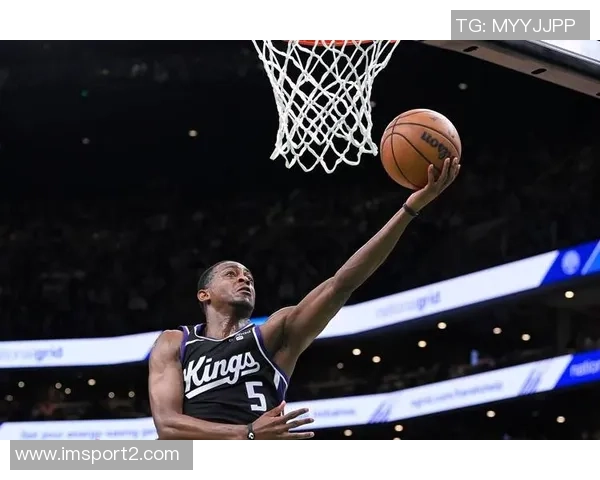 福克斯关键时刻罚球稳住胜局砍下31分5板5助尽管失误较多